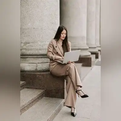 任麟春